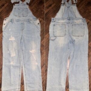 wild fable Light Washed Denim Overalls Size Large